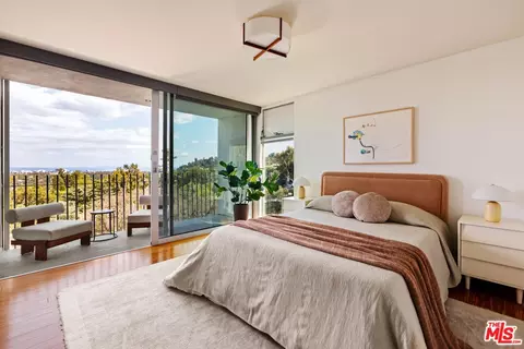 Bedroom - 1290 Rancheros Rd, Pasadena, CA 91103 photo 3 of 14