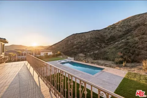 29416 Malibu View Ct, Agoura Hills, CA 91301