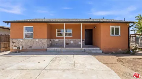 702 E 157th St, Compton, CA 90220