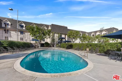 2385 Roscomare Rd #E17, Los Angeles, CA 90077