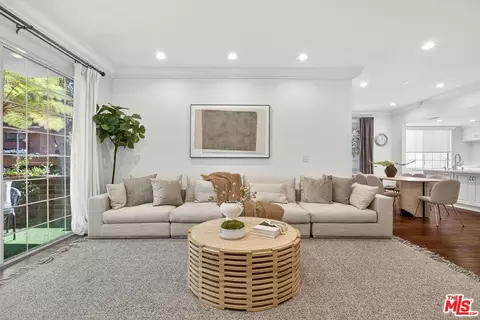 315 N Swall Dr #103, Beverly Hills, CA 90211