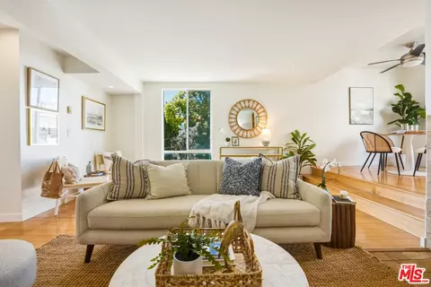 917 2nd St #205, Santa Monica, CA 90403