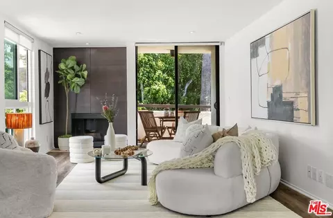 911 N Kings Rd #321, West Hollywood, CA 90069