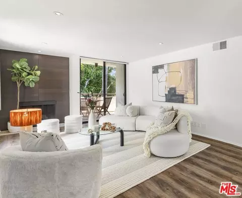 911 N Kings Rd #321, West Hollywood, CA 90069