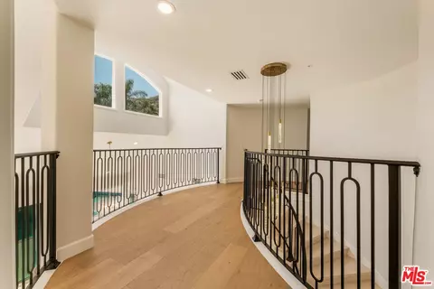 Entry Way - 1432 Rutherford Dr, Pasadena, CA 91103 photo 1 of 2