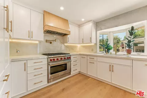 Kitchen - 1432 Rutherford Dr, Pasadena, CA 91103 photo 3 of 6
