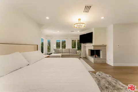 Bedroom - 1432 Rutherford Dr, Pasadena, CA 91103 photo 3 of 6