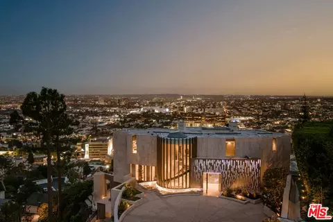 1302 Collingwood Pl, West Hollywood, CA 90069