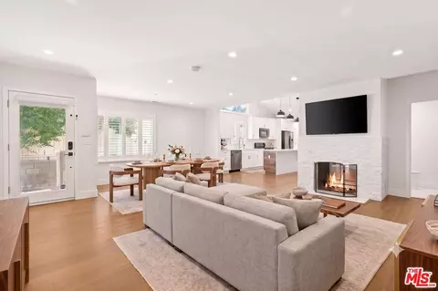 11642 Acama St, Studio City, CA 91604