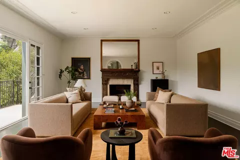 2293 Bronson Hill Dr, Los Angeles, CA 90068