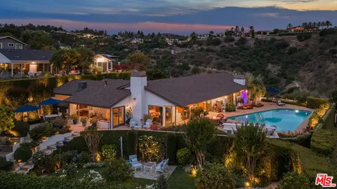 3770 Glenridge Dr, Sherman Oaks, CA 91423