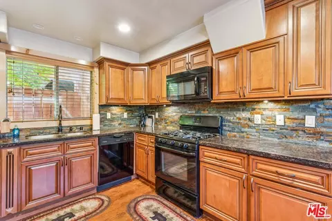 Kitchen - 675 Elm St, Big Bear Lake, CA 92315 photo 2 of 3