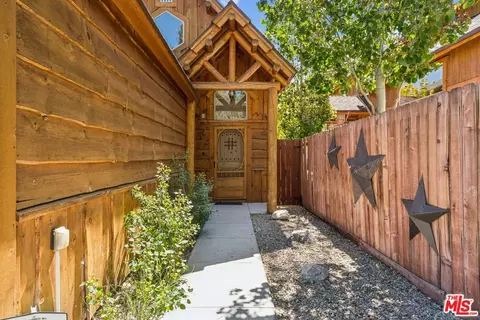 Exterior - 675 Elm St, Big Bear Lake, CA 92315 photo 2 of 5