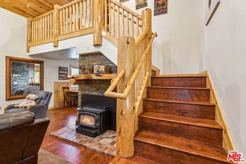 Entry Way - 675 Elm St, Big Bear Lake, CA 92315 photo 2 of 5
