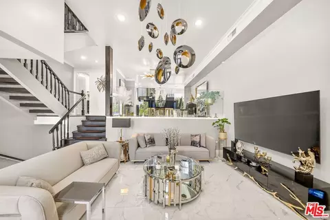 5305 White Oak Ave #F, Encino, CA 91316
