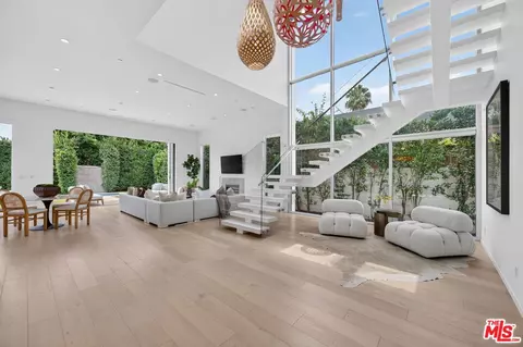 6356 W 5th St, Los Angeles, CA 90048