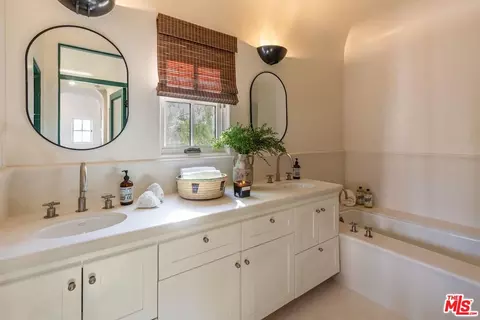 Bath - 202 Canada St, Ojai, CA 93023 photo 2 of 6