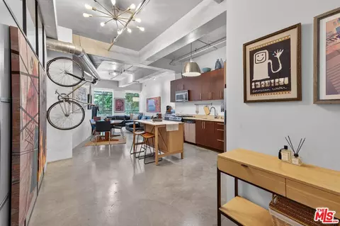 849 S Broadway #203, Los Angeles, CA 90014