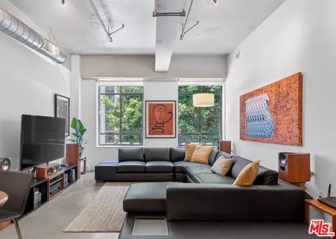849 S Broadway #203, Los Angeles, CA 90014