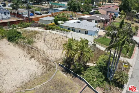 933 E Palm St, Altadena, CA 91001 photo 4