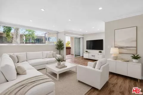 5900 Canterbury Dr #B217, Culver City, CA 90230