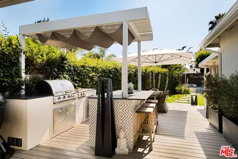 6265 Van Noord Ave, Van Nuys, CA 91401
