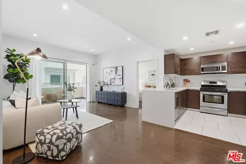 1700 Sawtelle Blvd #219, Los Angeles, CA 90025