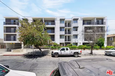 3061 W 12th Pl #207, Los Angeles, CA 90006