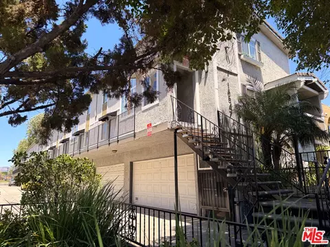 Exterior - 18547 Saticoy St, Reseda, CA 91335 photo 5 of 5