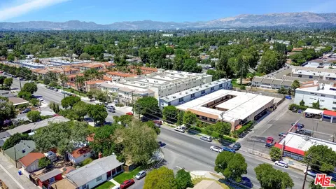 View/Area - 18547 Saticoy St, Reseda, CA 91335 photo 2 of 2