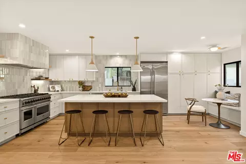 7907 W 80th St, Playa Del Rey, CA 90293