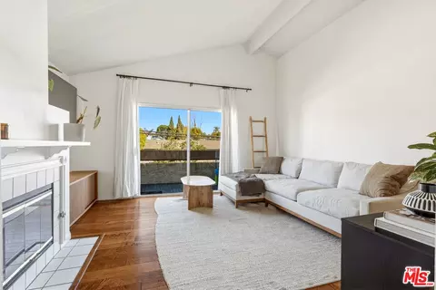 3605 E Anaheim St #205, Long Beach, CA 90804