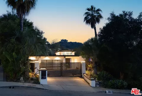 3371 Alana Dr, Sherman Oaks, CA 91403