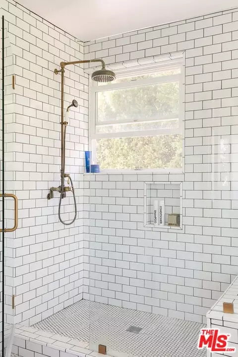 Bath - 26237 Fairside Rd, Malibu, CA 90265 photo 3 of 4