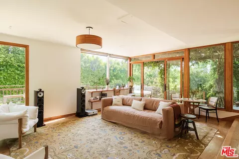 Living - 26237 Fairside Rd, Malibu, CA 90265 photo 1 of 2