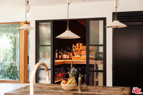 Kitchen - 26237 Fairside Rd, Malibu, CA 90265 photo 6 of 6