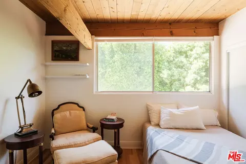Bedroom - 26237 Fairside Rd, Malibu, CA 90265 photo 4 of 4