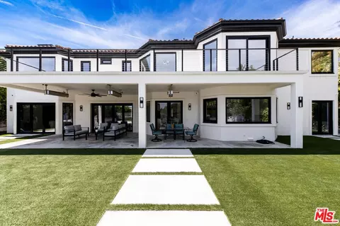 5474 Amber Cir, Calabasas, CA 91302