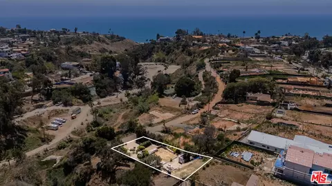 627 N Marquette St, Pacific Palisades, CA 90272
