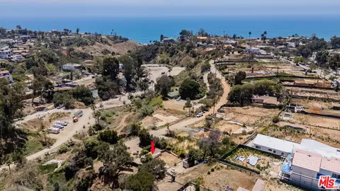 627 N Marquette St, Pacific Palisades, CA 90272