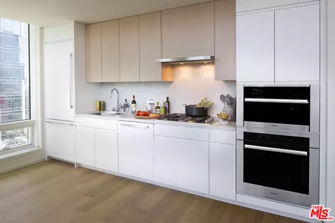 877 Francisco St #2002, Los Angeles, CA 90017