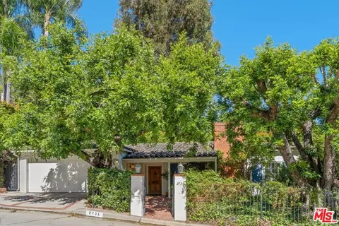 2736 Outpost Dr, Los Angeles, CA 90068