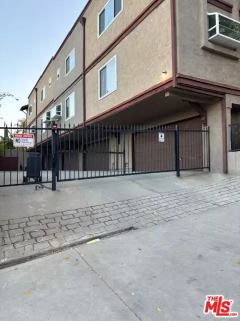 720 Waterloo St #4, Los Angeles, CA 90026