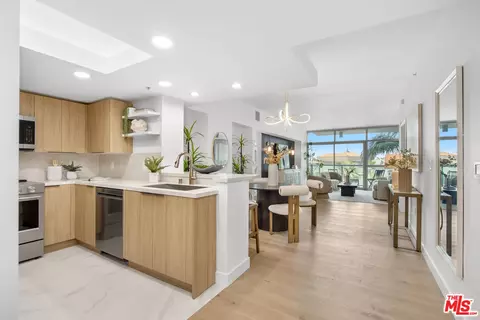 13700 Marina Pointe Dr #511, Marina Del Rey, CA 90292