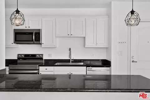 3740 Santa Rosalia Dr #326, Los Angeles, CA 90008