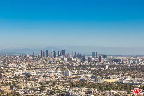 8148 Mannix Dr, Los Angeles, CA 90046