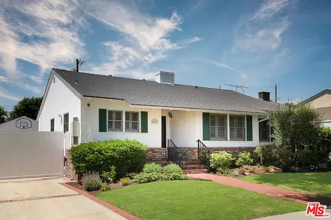 11447 Rose Ave, Los Angeles, CA 90066