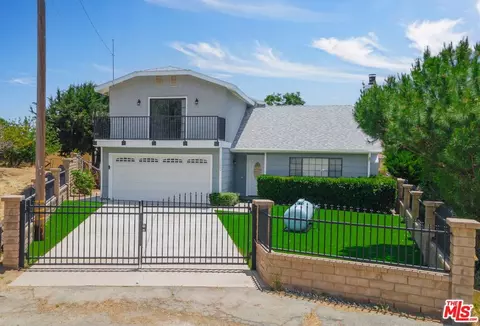 14924 Sunnydale Dr, Lake Hughes, CA 93532