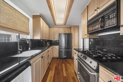 1431 Camden Ave #303, Los Angeles, CA 90025