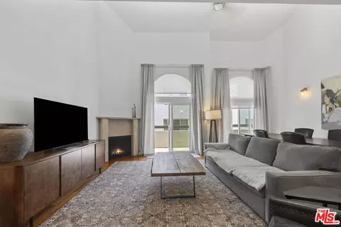 1431 Camden Ave #303, Los Angeles, CA 90025